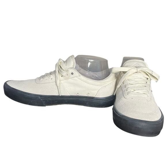 NWOB VANS Gilbert Crockett Antique White/Black Leather/Textile Sneaker Men’s 6.5 - Picture 1 of 12